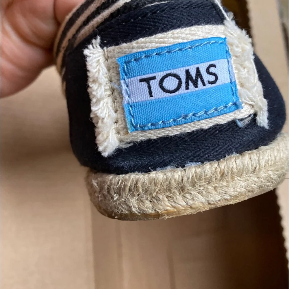 Striped Toms - Picture 3 of 4